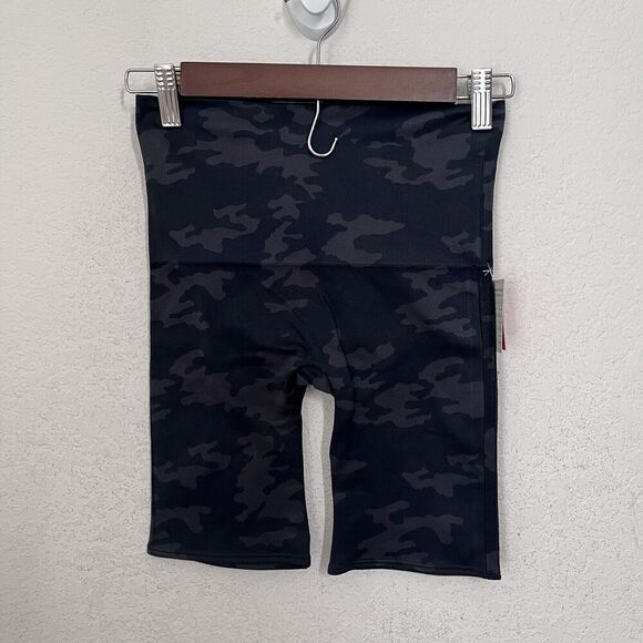 NWT SPANX Look At Me Now Bike  Shorts Camo Size M Gray High Waist Tummy Control - Picture 1 of 6